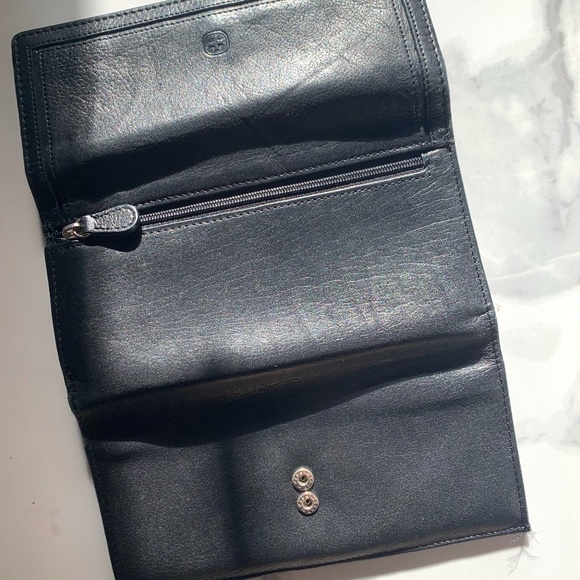 SwissGear | Wallet - Free with Purchase - Picture 6 of 6